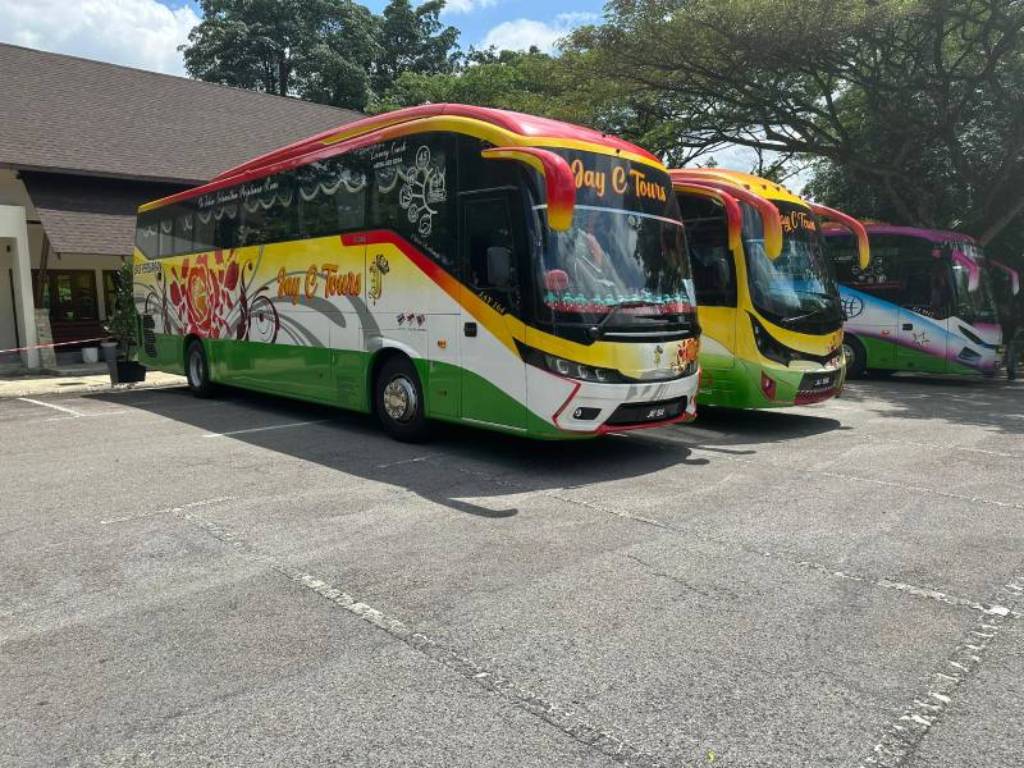 Effortless Mini Coach Hire for a Memorable Wedding in Malaysia